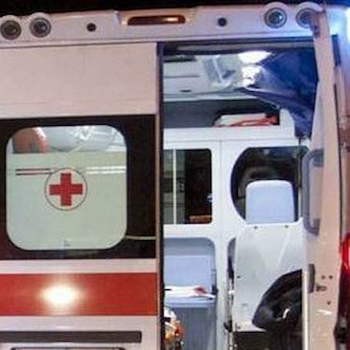 Un morto e quattro feriti gravi è il bilancio del tragico incidente avvenuto a Salerno durante le prime ore del mattino