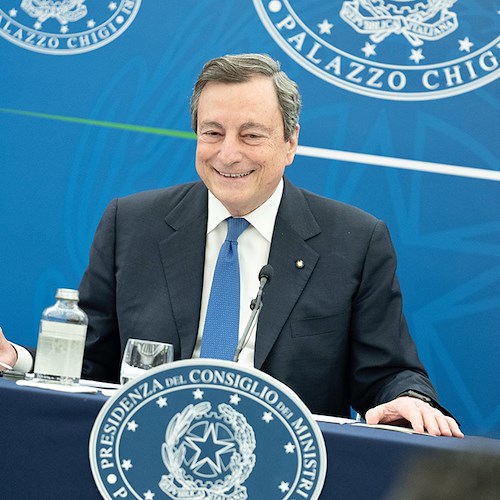 «Vaccinare per riaprire. Stiamo guardando al futuro», Draghi è fiducioso per la stagione turistica