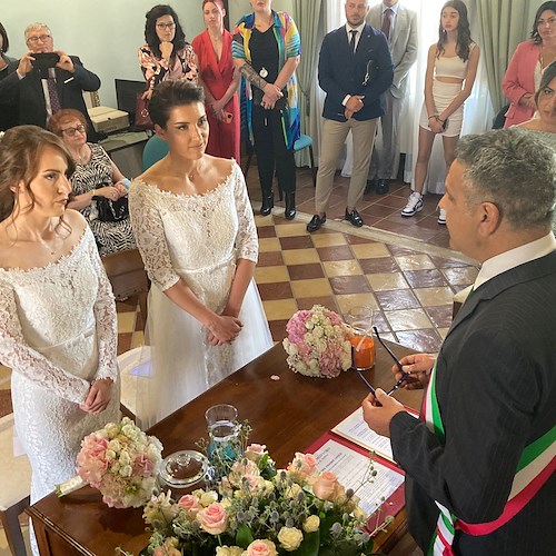 Valentina e Rossella Wedding. Celebrata a Montoro la prima unione civile tra due donne