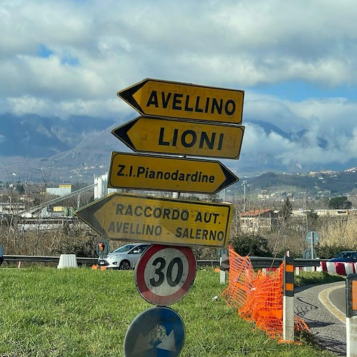 Viabilità, Cirielli annuncia ripresa trasformazione in autostrada del raccordo Salerno-Avellino
