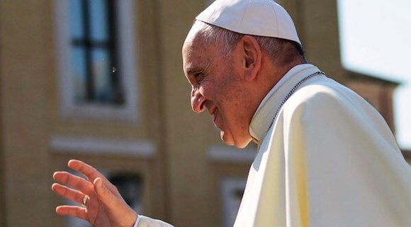 “Ha segnato un'epoca”: il ricordo di Papa Francesco nelle parole della senatrice Bilotti