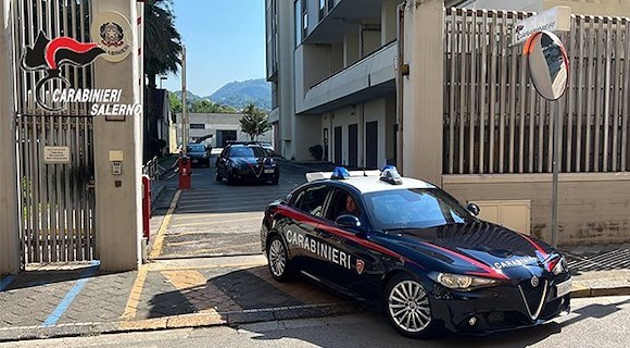 Salerno, atti persecutori contro l’ex moglie: 64enne sottoposto a braccialetto elettronico