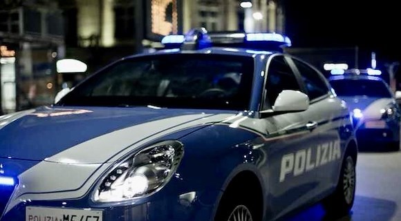 Salerno, colpisce uomo alla testa con uno sgabello durante una lite: denunciato per lesioni gravi